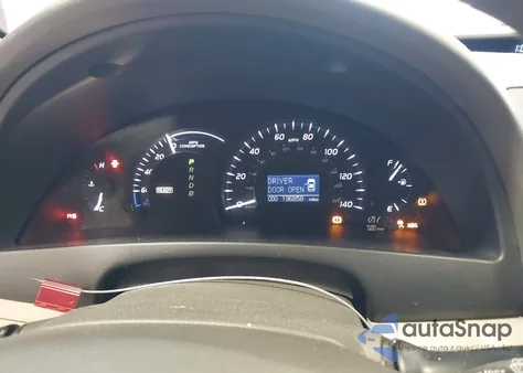 2007 Toyota Camry Hybrid z USA, uszkodzony, nr VIN JTNBB46K073040084